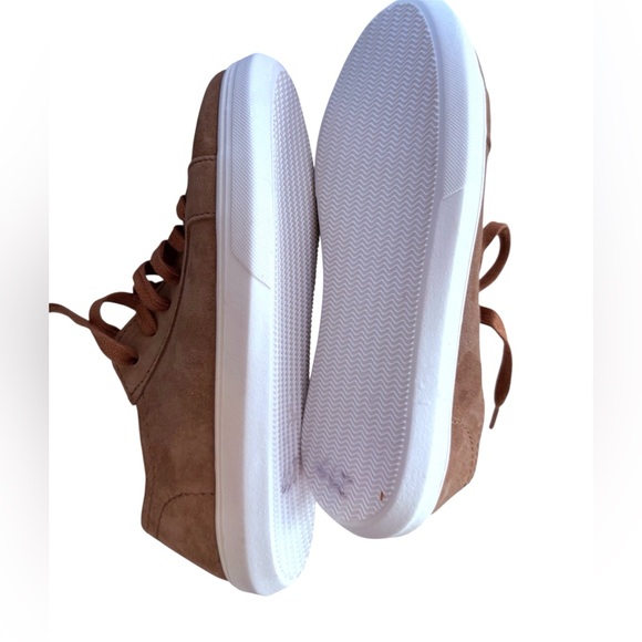 Portland Suede Leather LOW TOP Taupe
STREET SNEAKER Women’s Size 36.5 or 6 - Picture 8 of 9